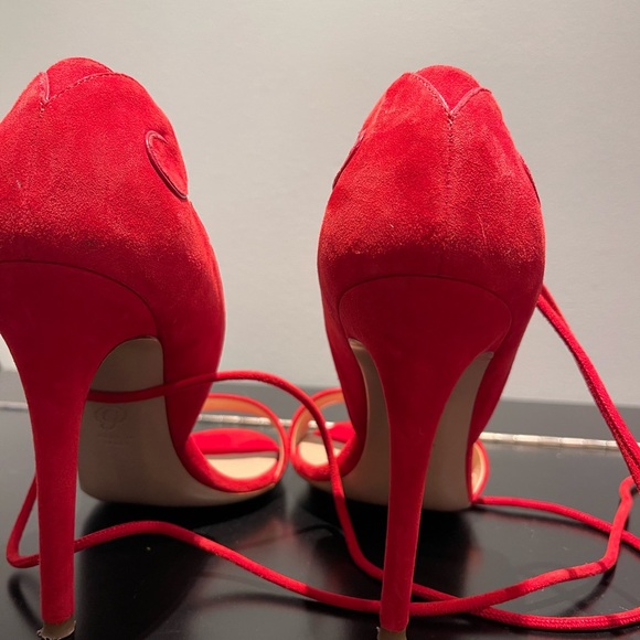 Heels - Picture 6 of 13